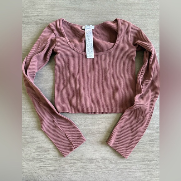 Zara Ribbed Crop Top - Picture 1 of 4
